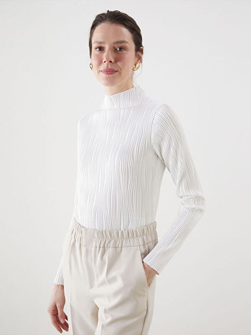 Dik Yaka Dokulu Kad?n Body