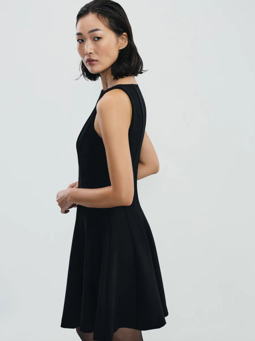 Платье мини приталенного силуэта / Zarina