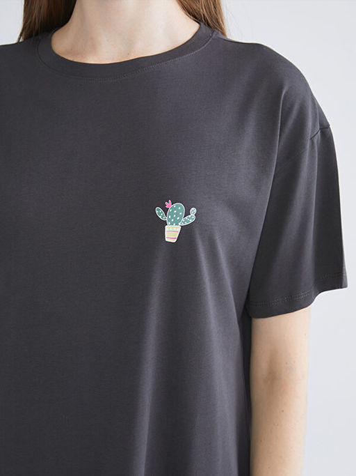 Bisiklet Yaka Bask?l? Kad?n Gecelik