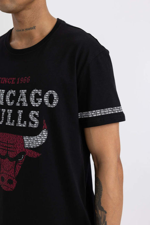 DeFactoFit Футболка обычного кроя с короткими рукавами и круглым вырезом NBA Chicago Bulls  фото 4