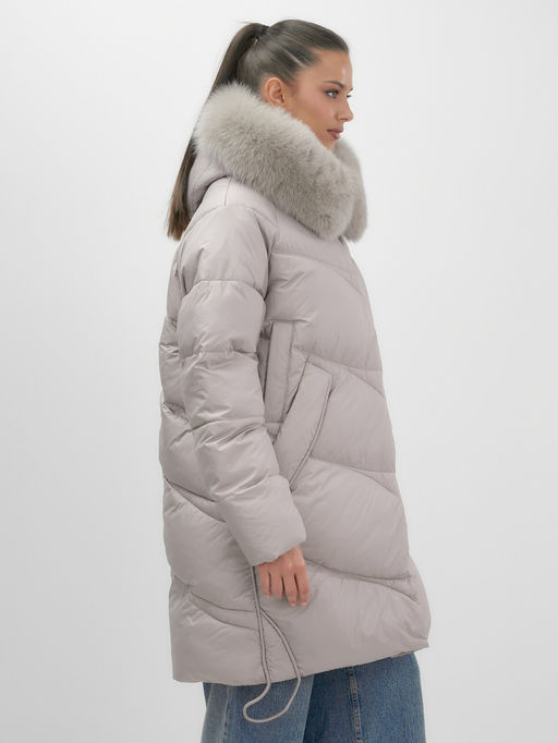 Пальто зимнее утепленное с мехом и капюшоном тренд светло-коричневого цвета 7745SK - Visdeer фото 3