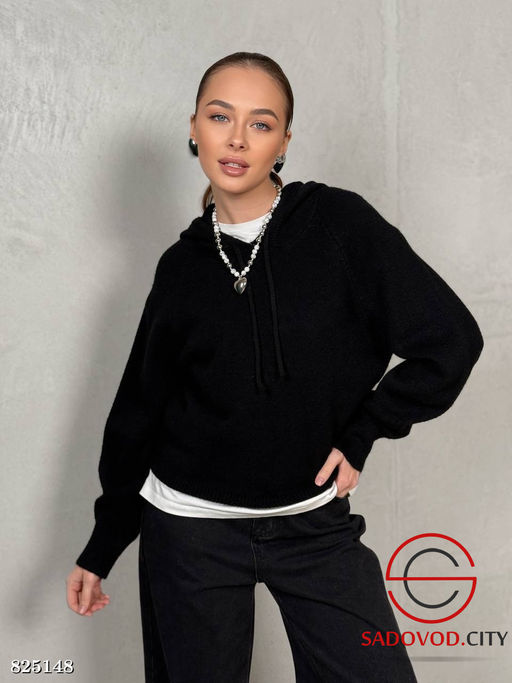 Свитер женский с капюшоном