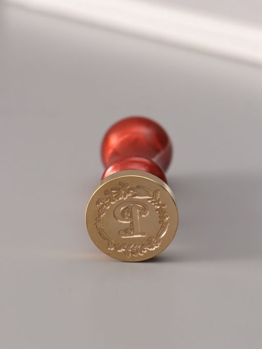 Печать для сургуча с пластиковой ручкой «Венок с буквой P», 2.5×2.5×6.3 см