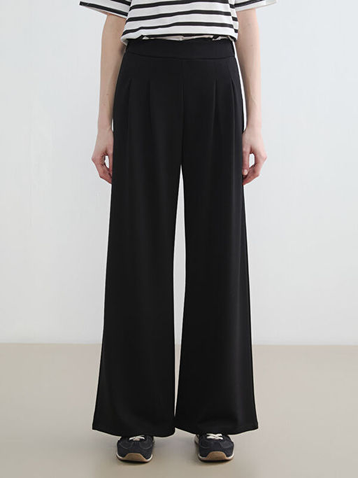 Standart Fit Kad?n Pileli Kuma? Pantolon