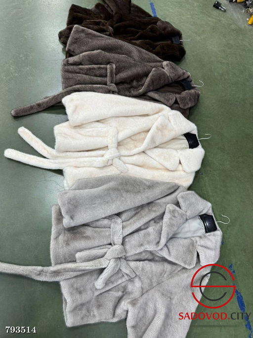 Искусственная короткая шуба из эко меха с поясом - Bruno фото 7