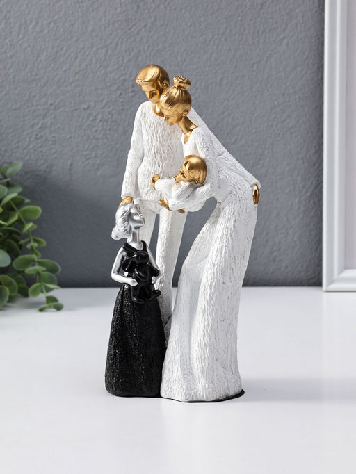 Сувенир полистоун "Родители с детьми" бело-золотой 8,5х13х25 см