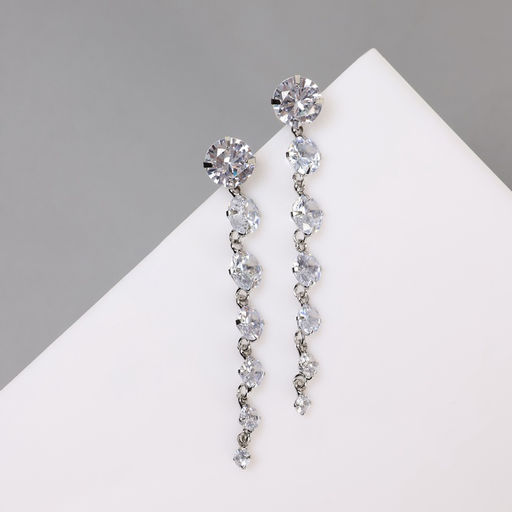 Серьги висячие со стразами Змейка L= 7.6 см, цвет белый в серебре