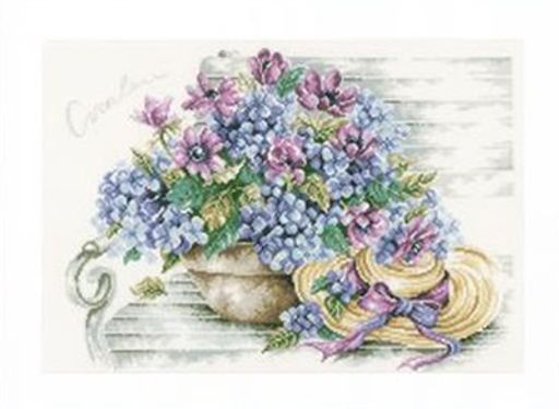 Набор для вышивания LANARTE PN-0167812 Гортензия на скамейке 2-й сорт 34 x 44 см