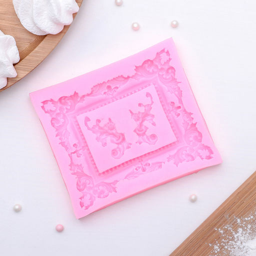 Молд для заливки «Рамка, лепнина», силикон, 9,5×11,5 см, розовый