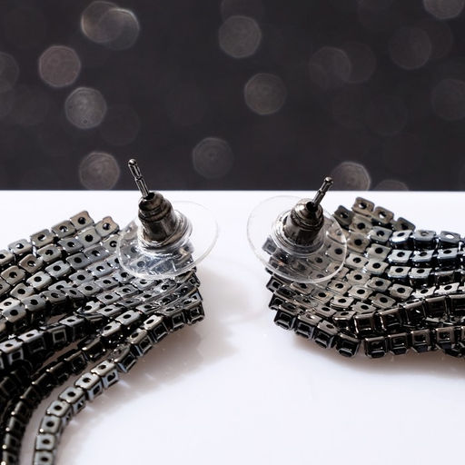 Серьги висячие со стразами Водопад домик, чёрные в сером металле,10 см - Qf фото 3