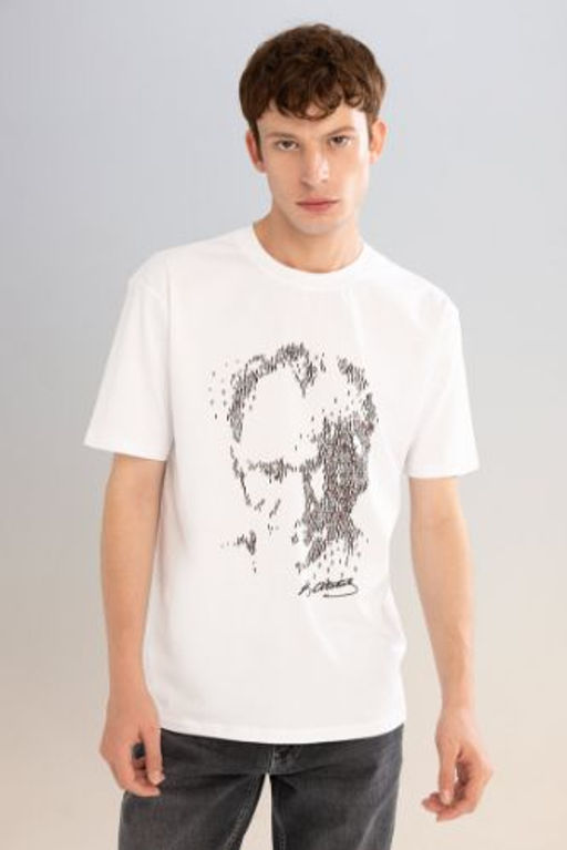 Regular Fit Bisiklet Yaka Ataturk S?rt Bask?l? K?sa Kollu Tisort