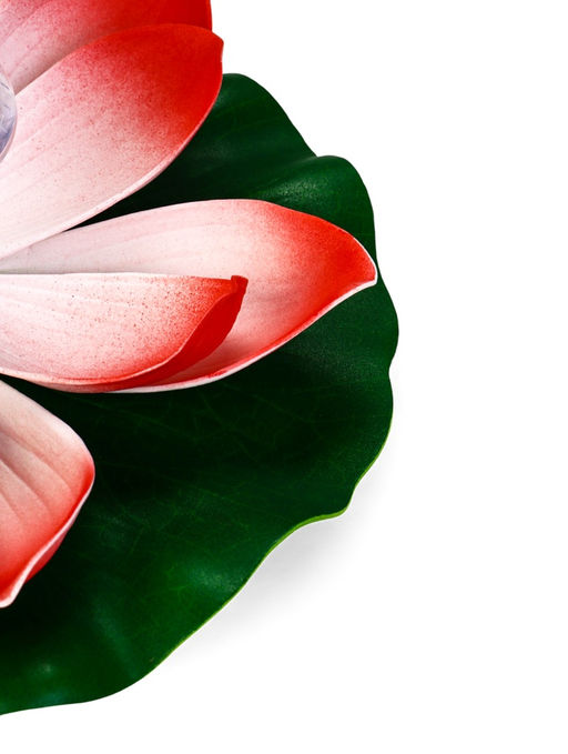 Садовый светильник для водоемов 28 х 28 х 9 см на солнечной бат-е "Лотос" красный N008