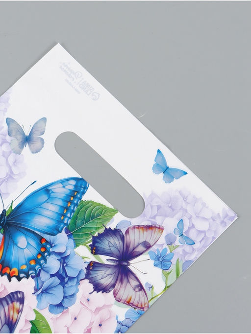 Цена за 50 шт. Подарочный пакет, полиэтиленовый, с вырубной ручкой, Бабочки, 20 х 30 см