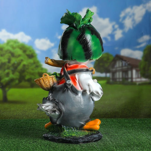 Садовая фигура "Утенок с арбузом" 25х28х55см