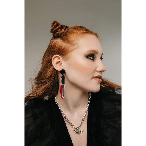 Серьги акриловые «Ножи» окровавленные, цвет красно-белый в чёрном металле