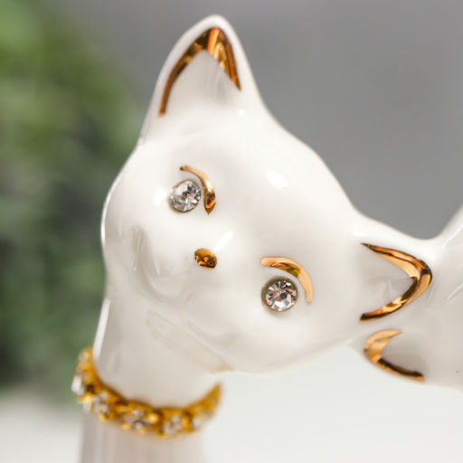 Фигурка керамика «Белые кот и кошка в цветок, ошейник из страз», 12×9×4.5 см