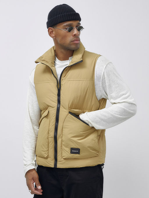 Жилет мужской утепленный спортивный бежевого цвета 15322B - Mtforce фото 6