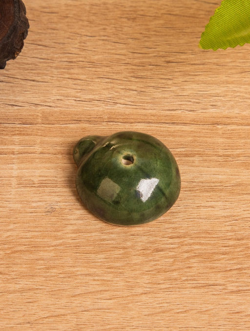 Подставка под благовония «Божья коровка», 4×3.5×1.5 см, керамика, зелёная