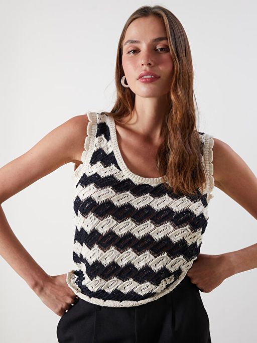 U Yaka Desenli Kad?n Triko S?veter