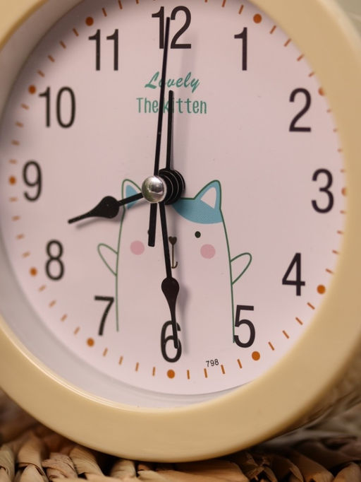 Часы-будильник Morning dog, white (12,5х12,5 см)