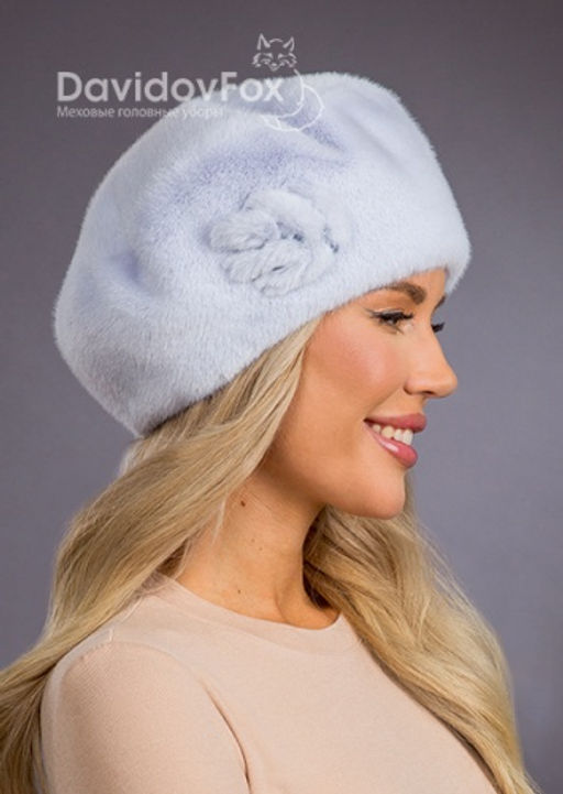 Шапка Берет экомех с украшение голубой