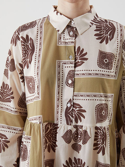 G?mlek Yaka Desenli Elbise