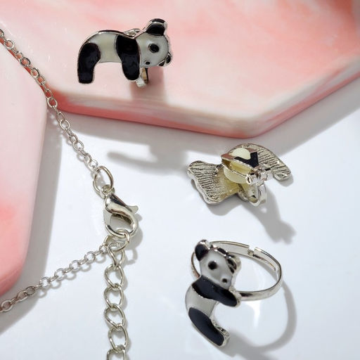 Цена за 3 шт. Набор «Выбражулька» 3 предмета: клипсы, кулон, кольцо, панды, чёрно-белый в серебре