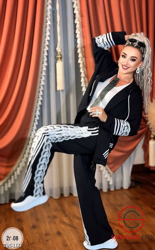Крутой спортивный костюм