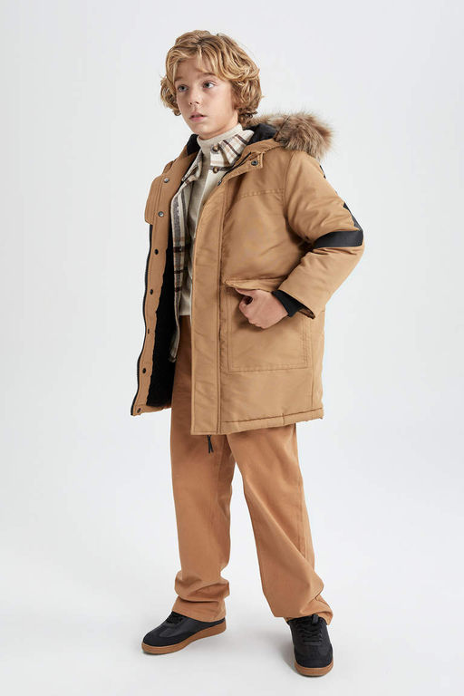 Водоотталкивающее пальто со съемным меховым капюшоном и плюшевой подкладкой для мальчиков - Defacto фото 5