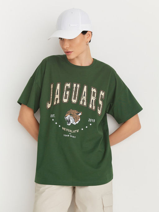 =Женская оверсайз футболка со спущенным плечом и оригинальным принтом JAGUARS - NEVERLATE фото 3