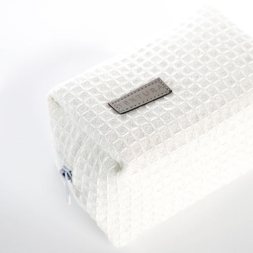 Косметичка женская на молнии TEXTURA, объёмная, маленькая, вафельная текстура, мягкая, белая  фото 11