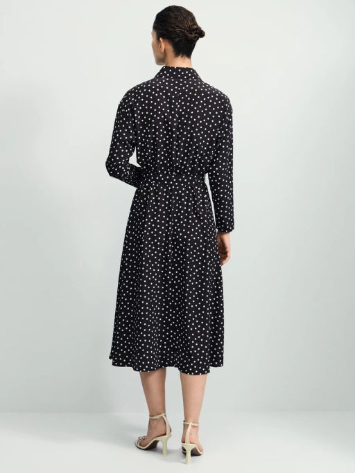 Приталенное платье с принтом в горошек / Zarina