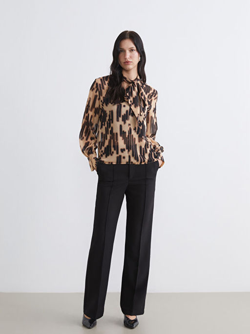 Ba?lamal? Dik Yaka Desenli ?ifon Bluz