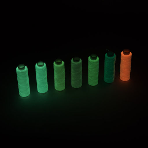 Нитки Gamma люминесцентные (светящиеся в темноте) GDT-150/2 100% полиэстер 10 x 183 м 200 я