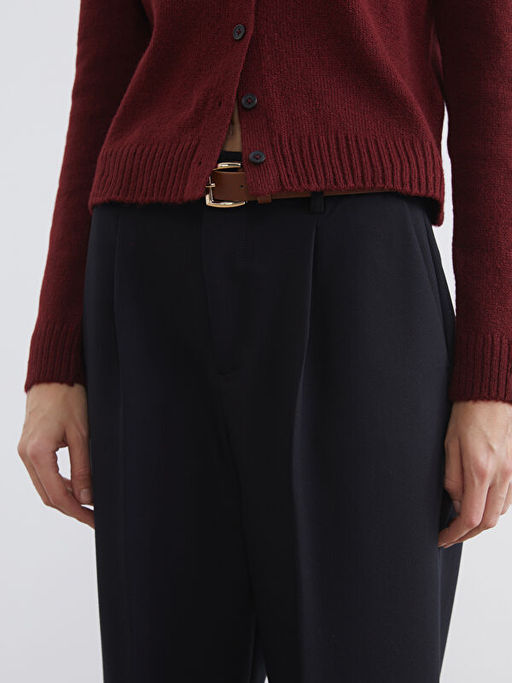 Beli Kemerli Havu? Kesim Kad?n Pileli Pantolon