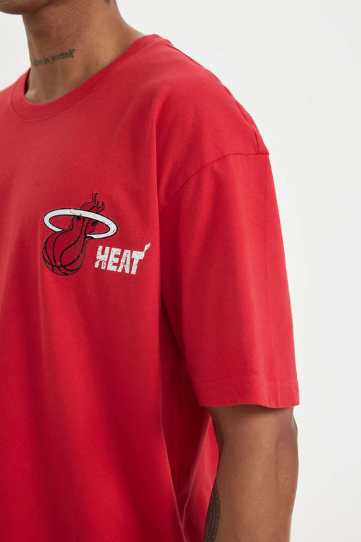 DeFactoFit Футболка свободного кроя с круглым вырезом и короткими рукавами NBA Miami Heat  фото 4