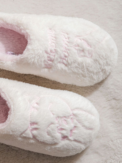 Kad?n Pel?? Ev Terli?i