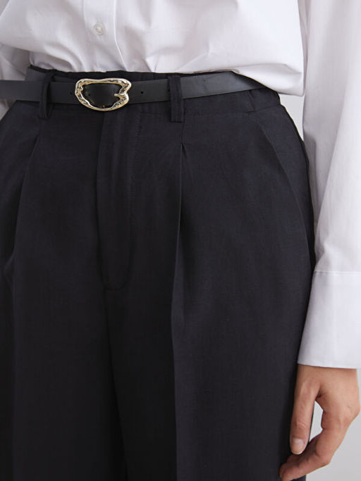 Beli Kemerli Loose Fit Kad?n Pileli Pantolon