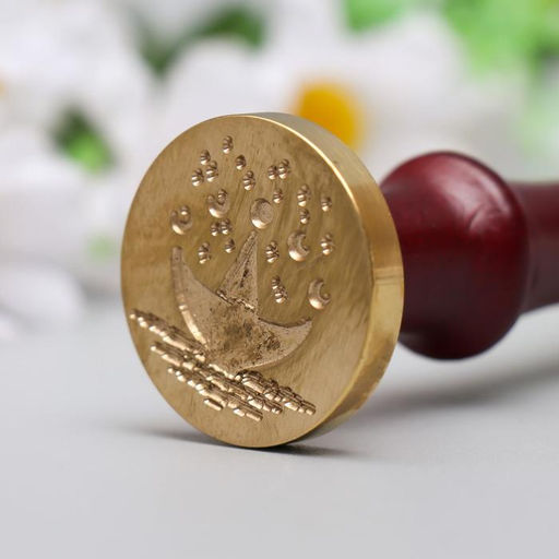 Печать для сургуча с деревянной ручкой "Парусник на хвосте у кита" 9х3х3 см