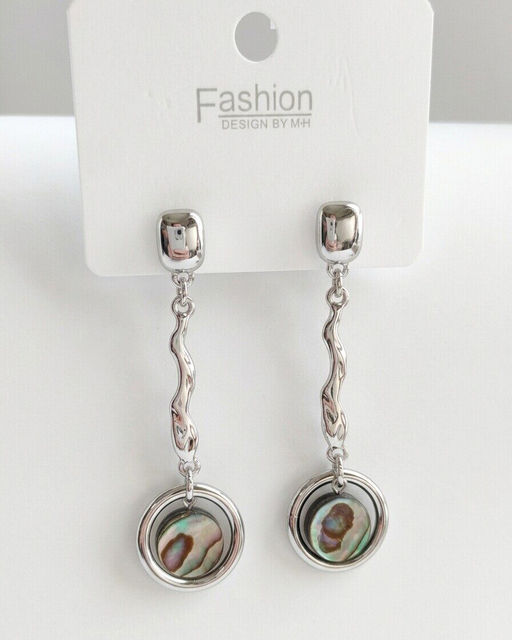 Стильные серьги