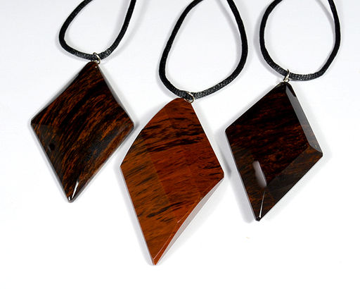 Кулон из обсидиана "Ромб" 33*55мм.