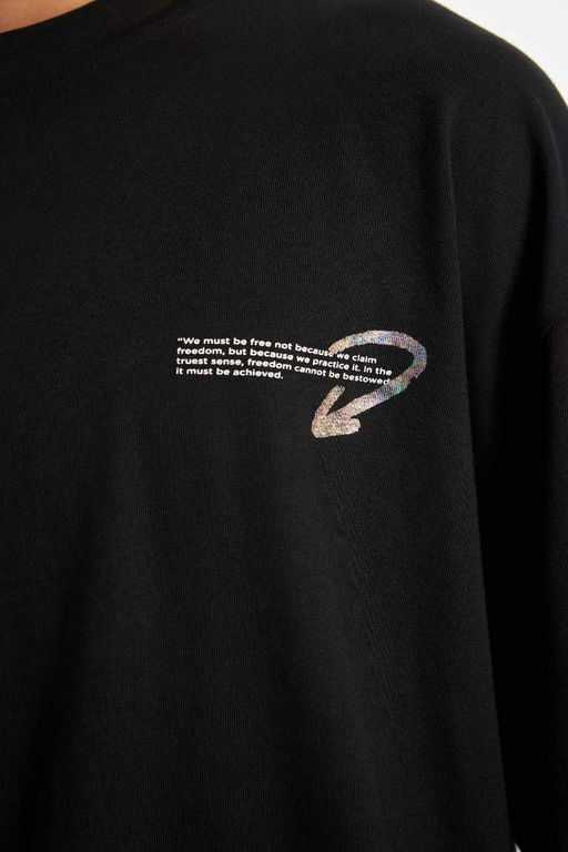 Свободная футболка с круглым вырезом и короткими рукавами с принтом на спине - Defacto фото 6