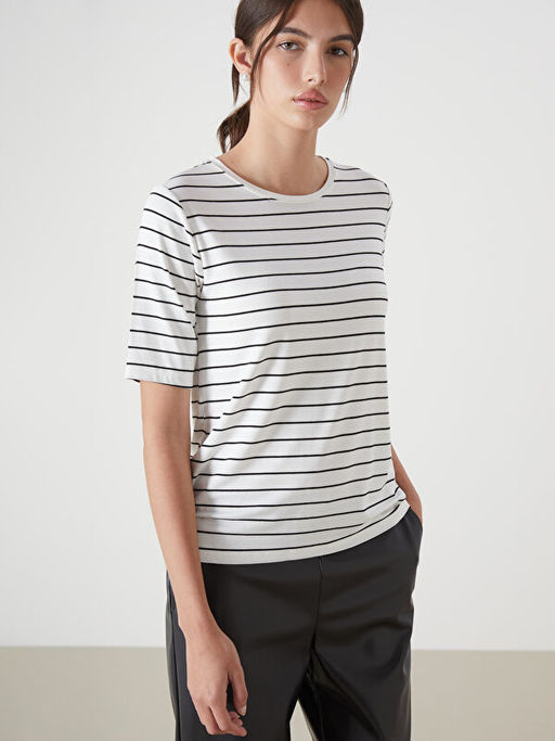 Bisiklet Yaka ?izgili Kad?n Ti??rt