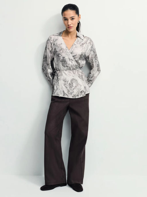 Приталенная блуза из вискозы / Zarina