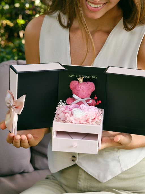 Набор с кулоном «Я тебя люблю», в коробке с мишкой, цвет серебро, нежно-розовая коробка