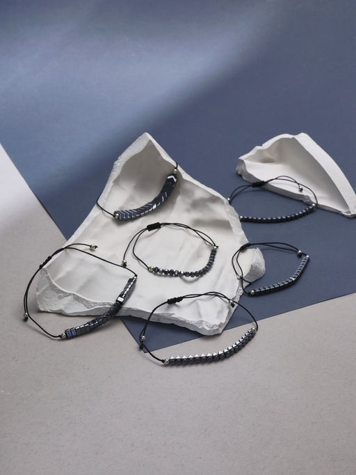 Цена за 12 шт. Браслет-оберег «Гематит» ассорти форм, серый