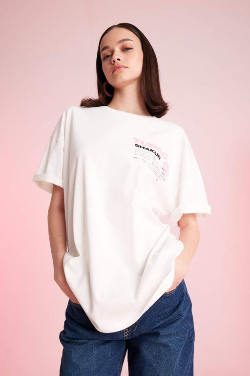 Тупак Шакур Oversize-футболка с широким кроем и круглым вырезом на спине с короткими рукавами и принтом - Defacto фото 2
