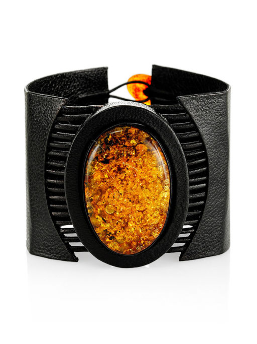 Широкий браслет-манжета с овальной вставкой из переливающегося балтийского янтаря Амазонка