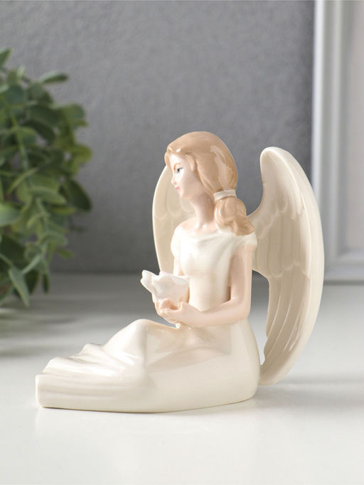 Сувенир керамика "Девушка-ангел в белом платье, с белой розой в ладонях" 11,3х10х9,8 см