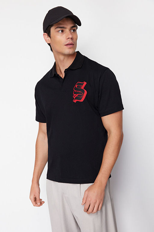 Siyah Oversize/Geni_ Kesim Harf Nak__l_ Polo Yaka T-shirt TMNSS24PO00025